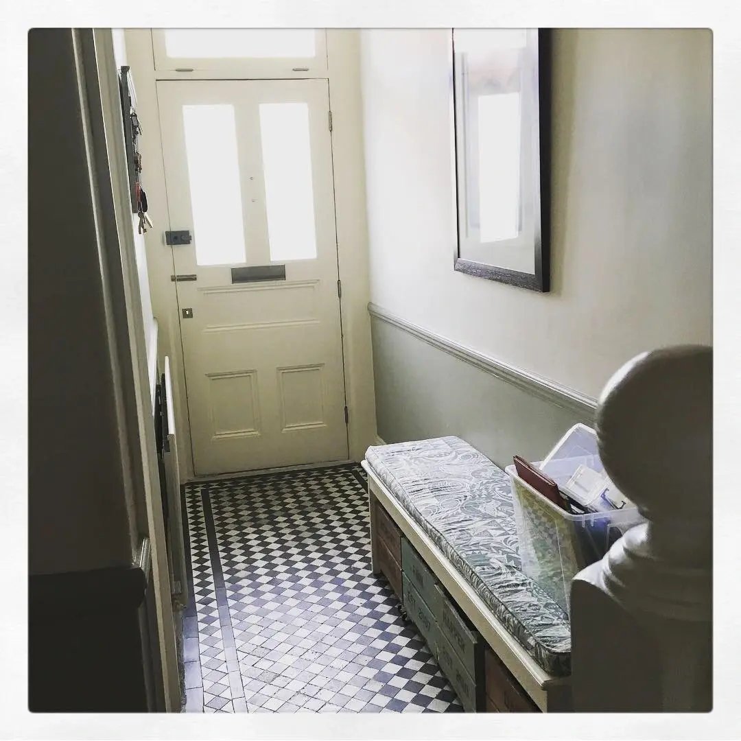 Belle & Cosy Interior Design - Mortlake home staging Hallway before